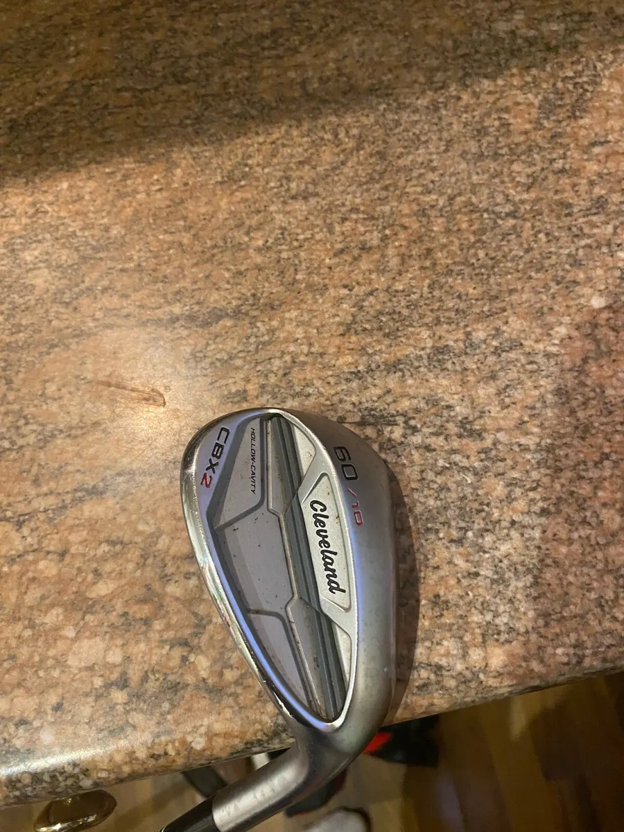 Taylormade stealth 2 golf set and trolley - Image 3