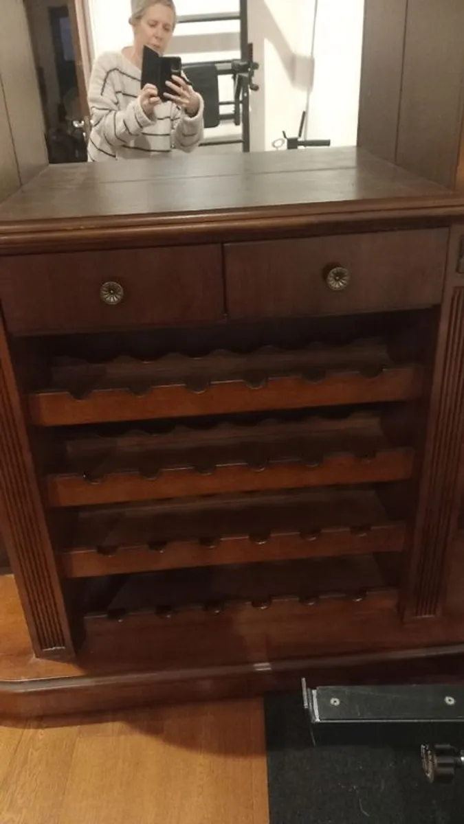 Wooden Bar with glass shelves - Image 3
