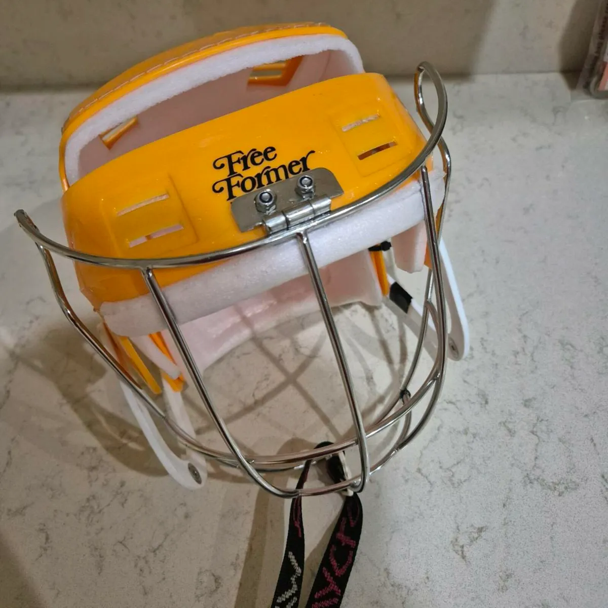 Yellow free former - Image 1