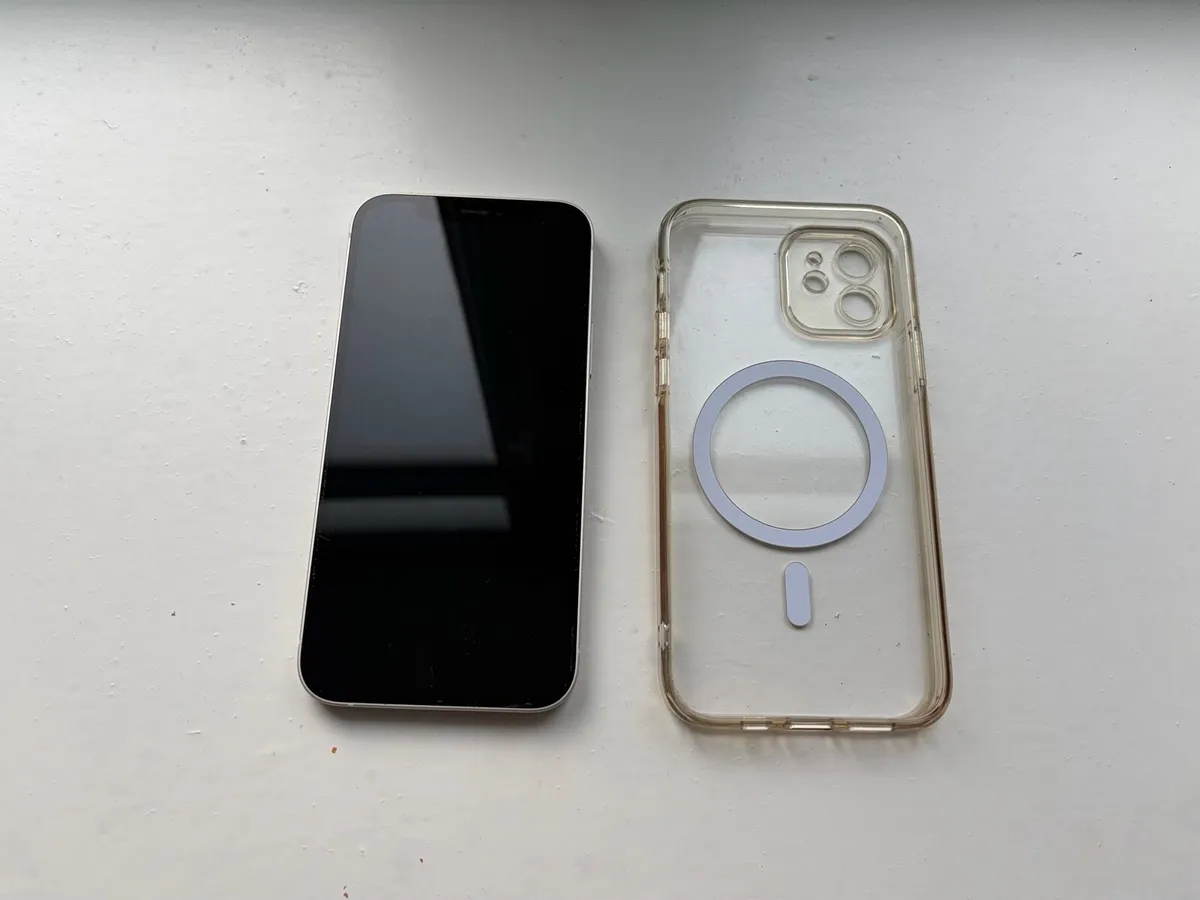 iPhone 12 - 64GB - Image 2