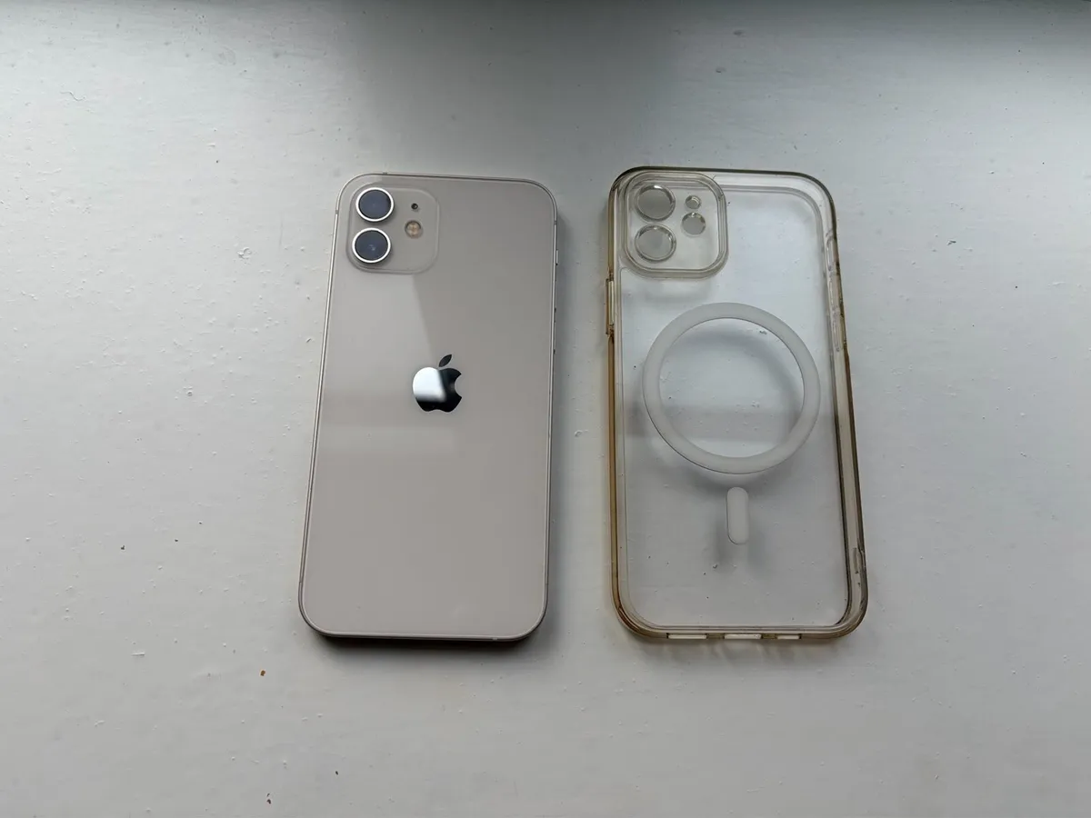 iPhone 12 - 64GB - Image 3