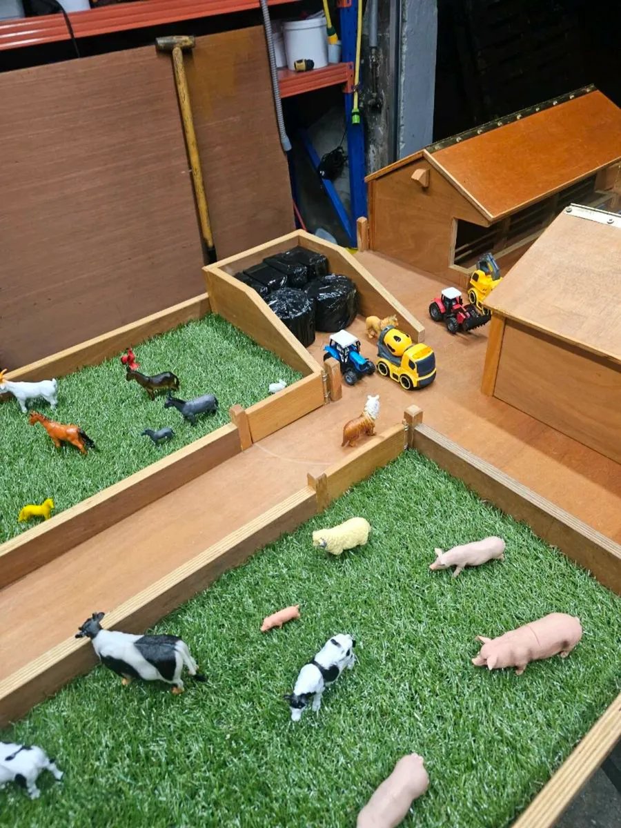 Wooden play farm - Image 3