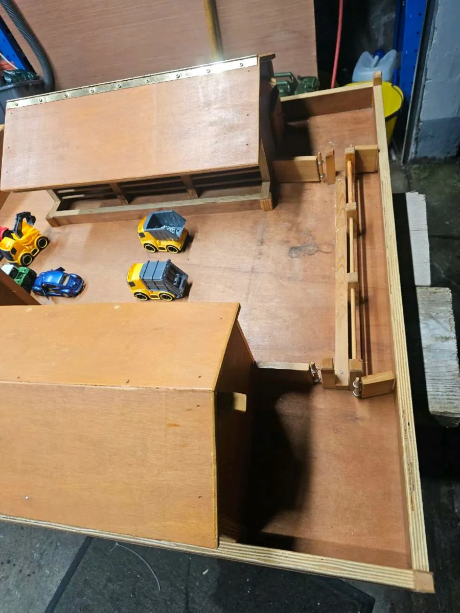 Wooden play farm - Image 4