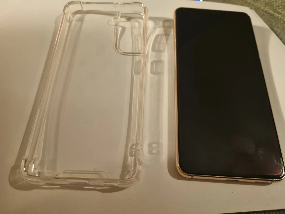 Samsung phone - Image 1