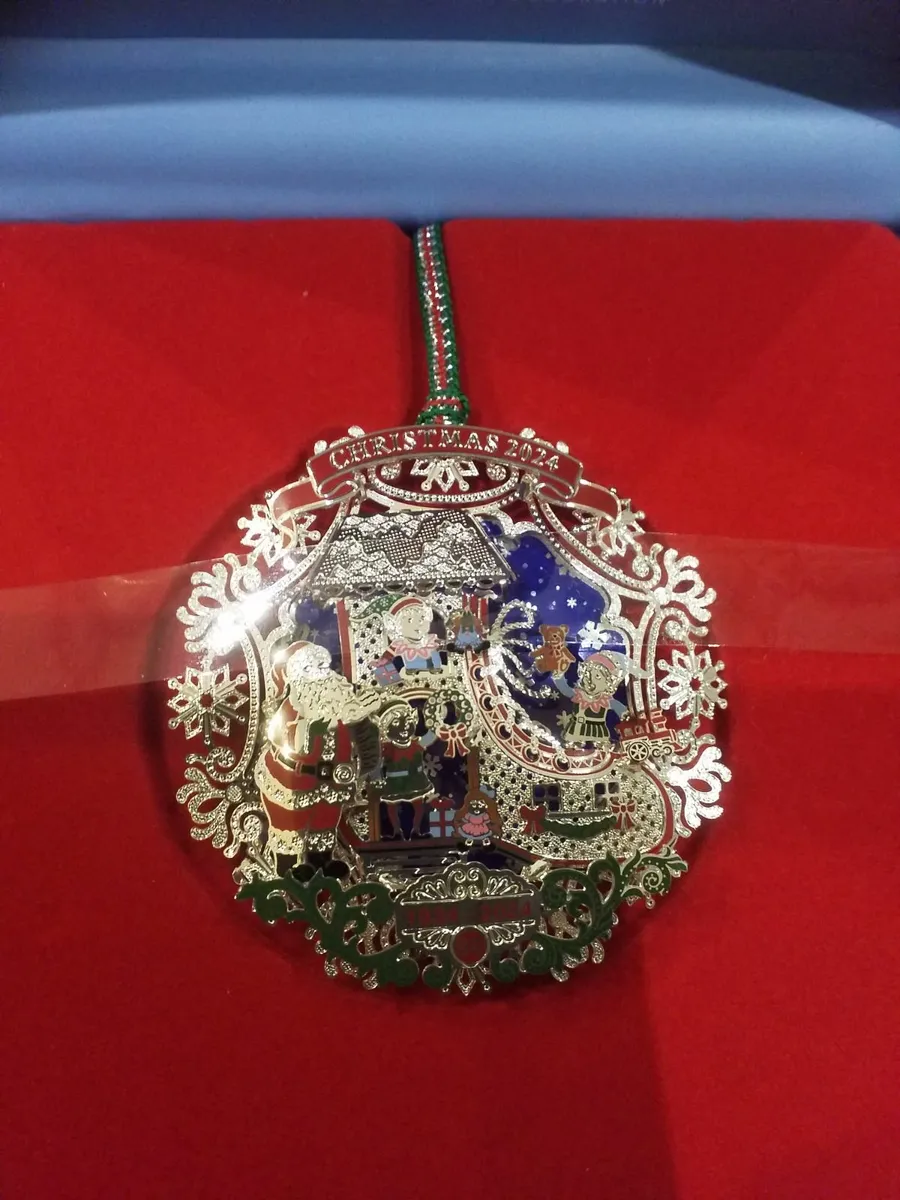 Christmas tree newbridge collectables - Image 4