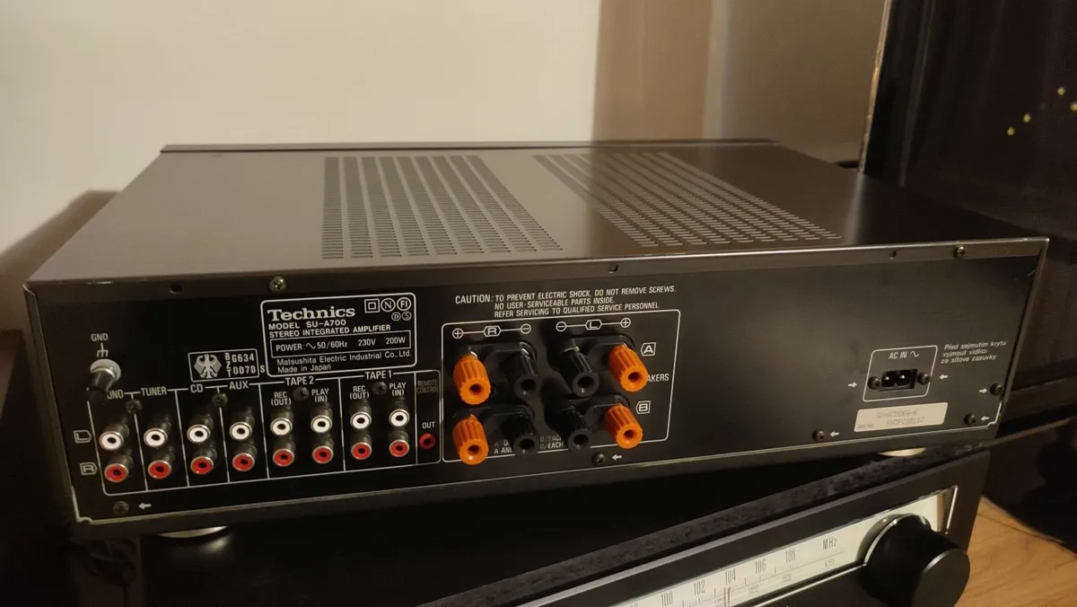 Technics SU-A700 integrated amplifier.Cleaned. VGC - Image 4