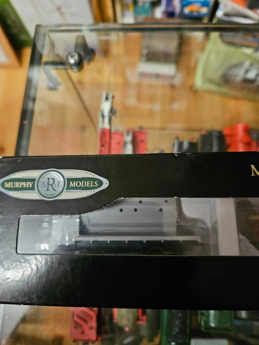 Hornby Murphy Models Fire Engine & APC - Image 3