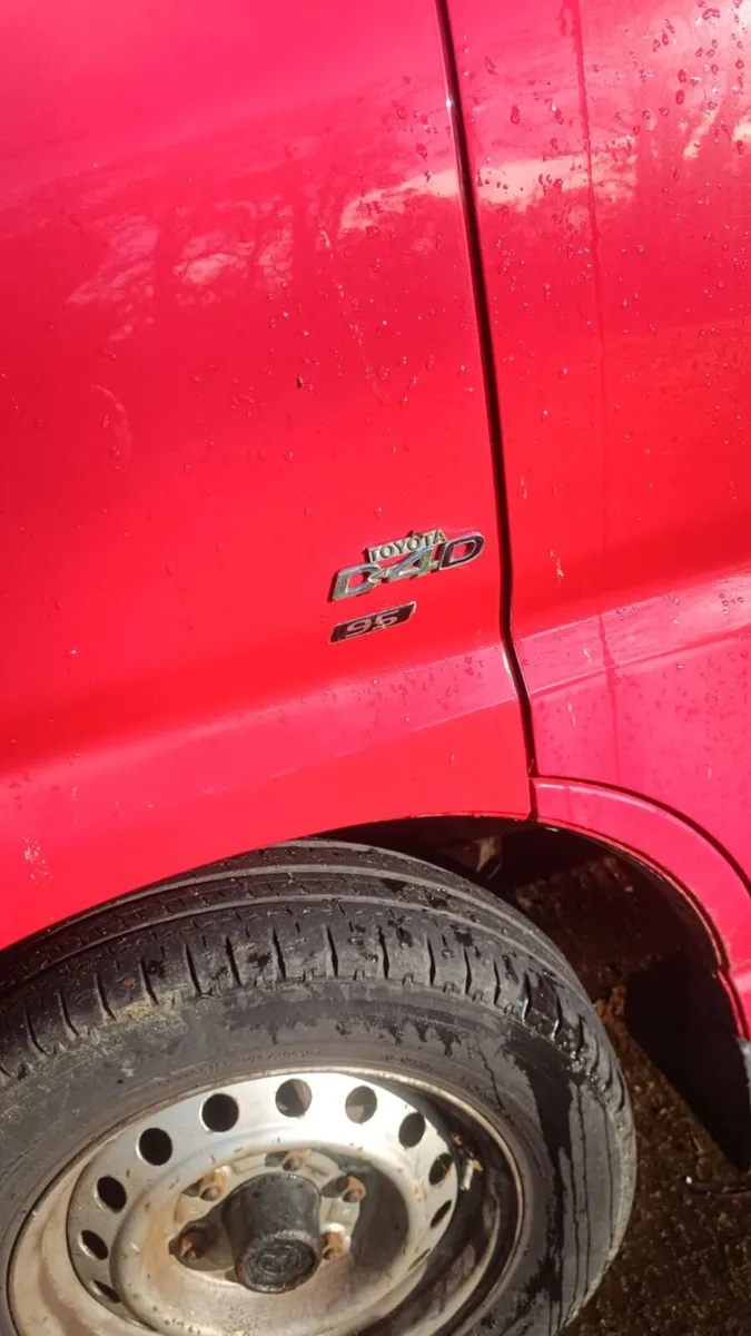 Toyota HiAce 2010 - Image 2