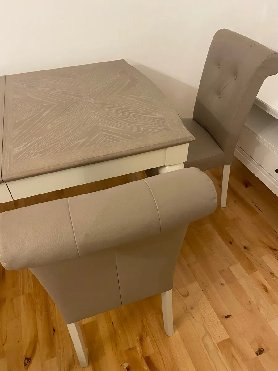 Dinning Room Table+ 6 Chairs - Image 4