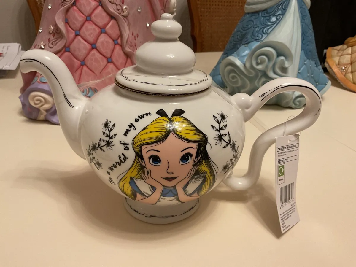 Disney Alice In Wonderland  Teapot & Cup & Saucer - Image 1
