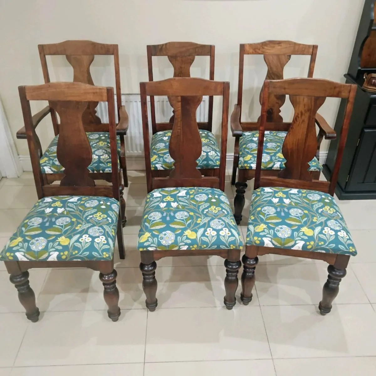 Set of 6 Mahogany Reid dining room chairs - Image 1