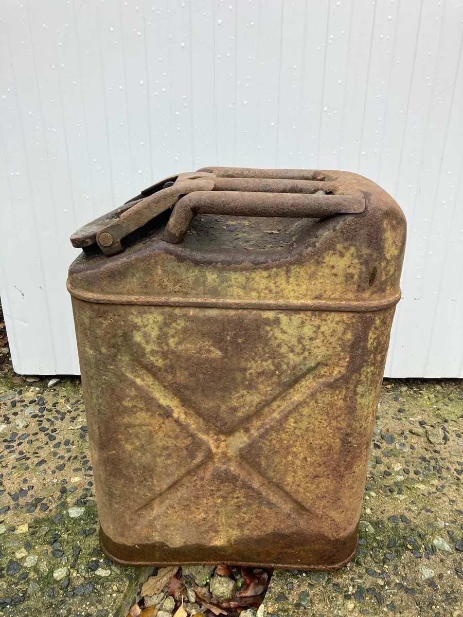 Old petrol diesel can