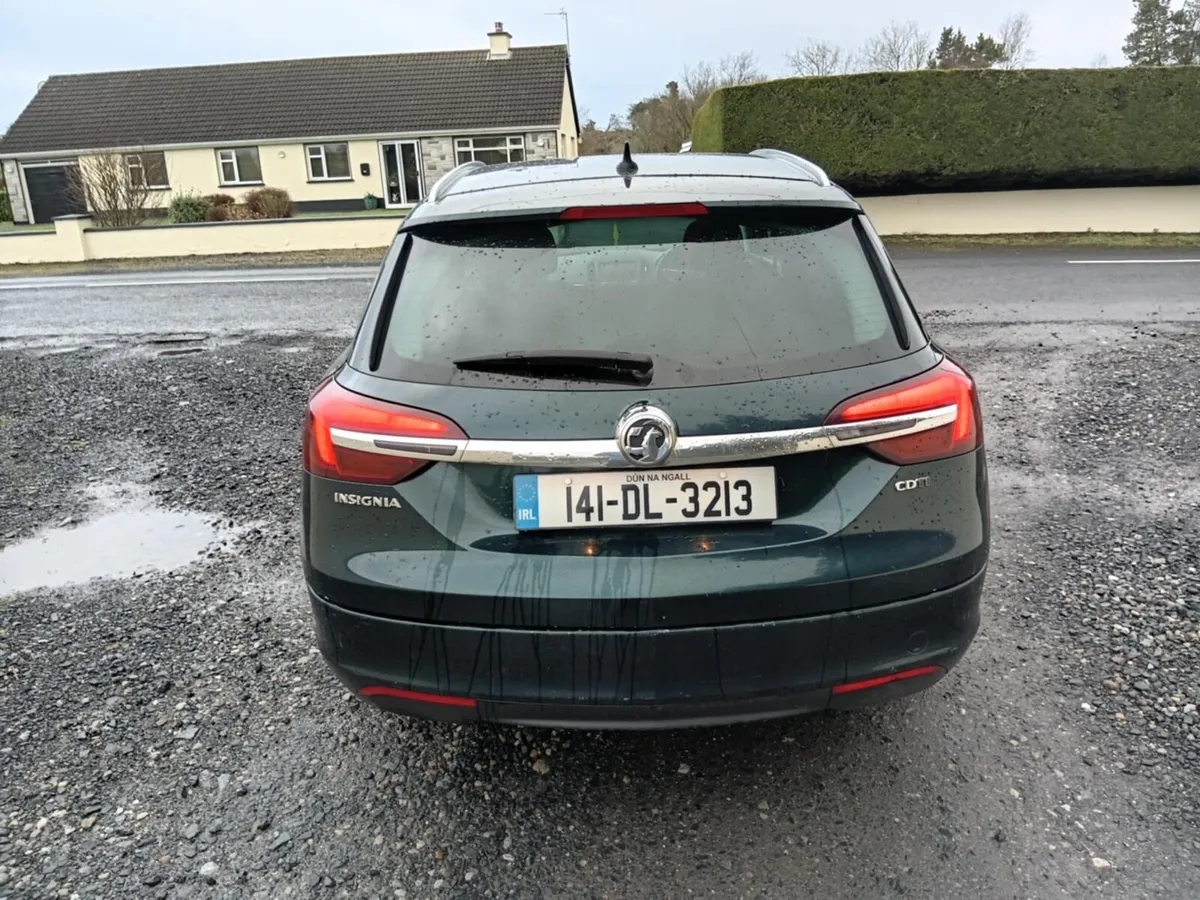 2014 vauxal insignia estate nct July 2026 - Image 4