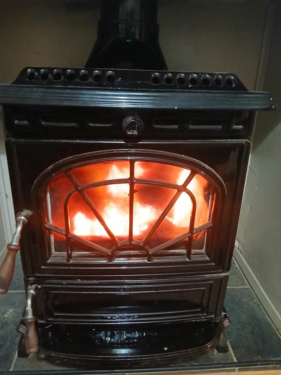 Stanley Erin Boiler Stove - Image 1