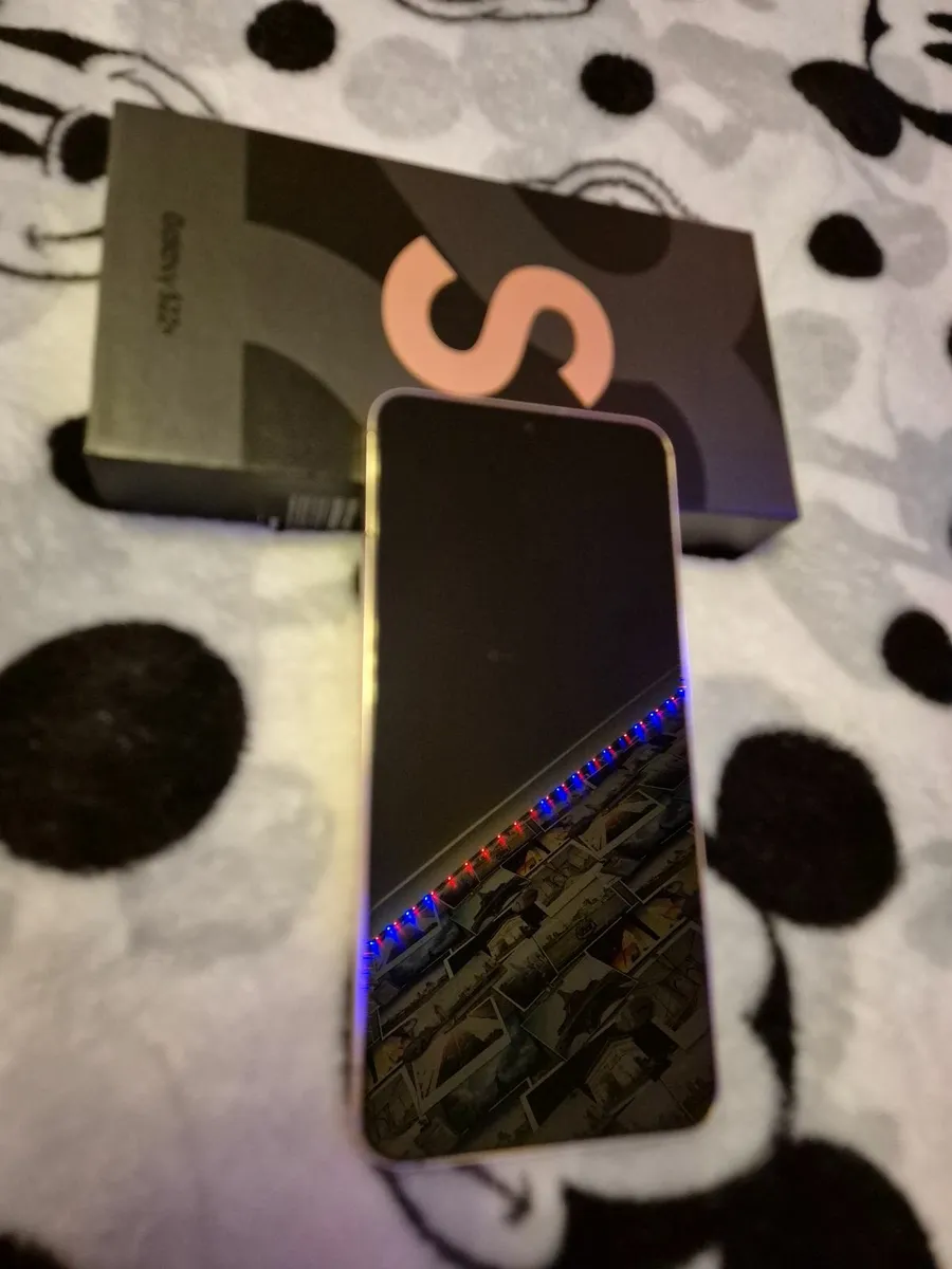 Samsung S22+ - Image 4
