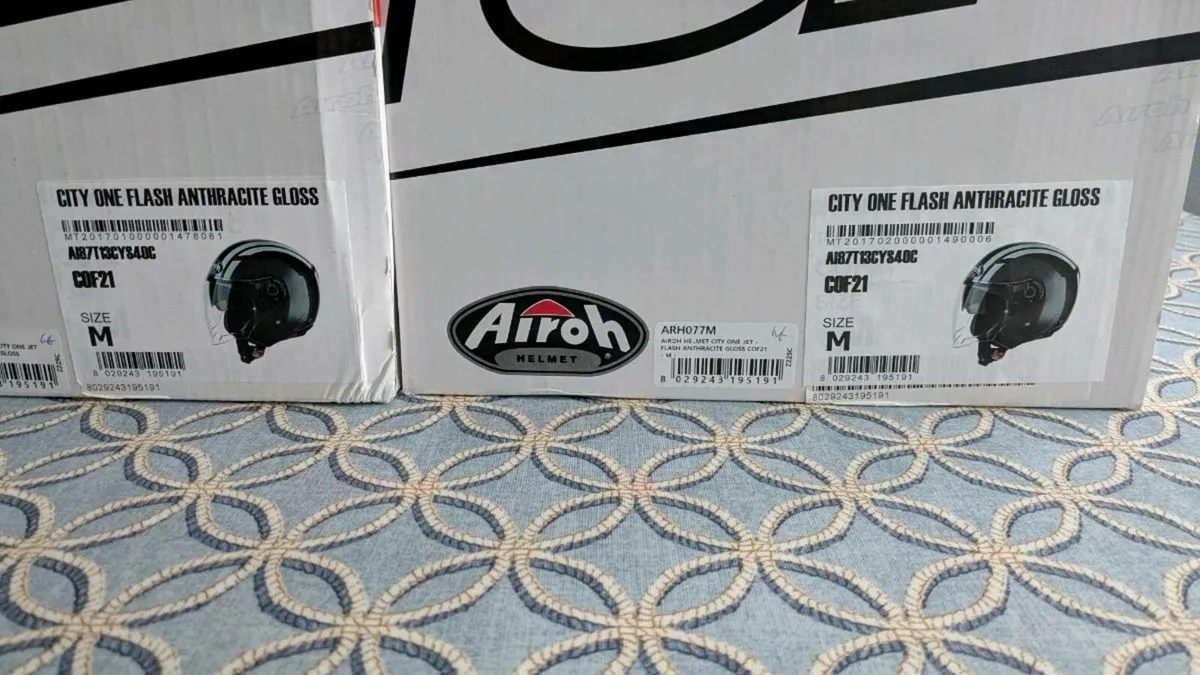 Motorcycle helmets - Image 3