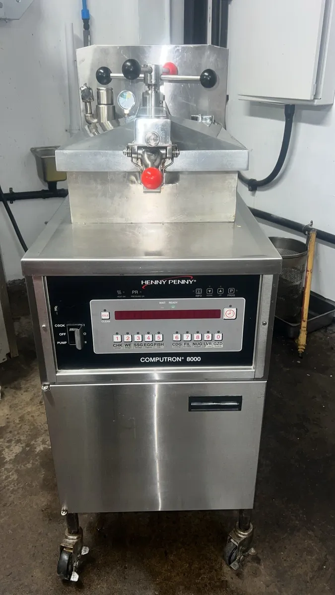 Henny Penny Pressure Fryer - Image 1