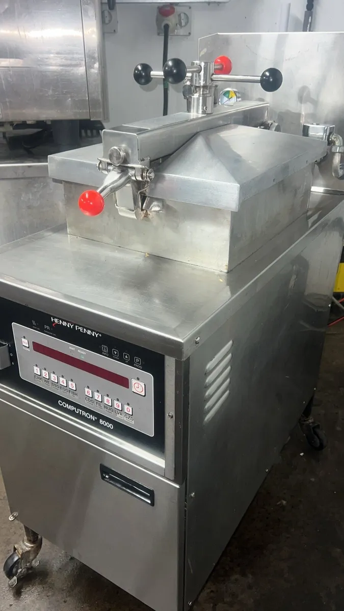 Henny Penny Pressure Fryer - Image 3