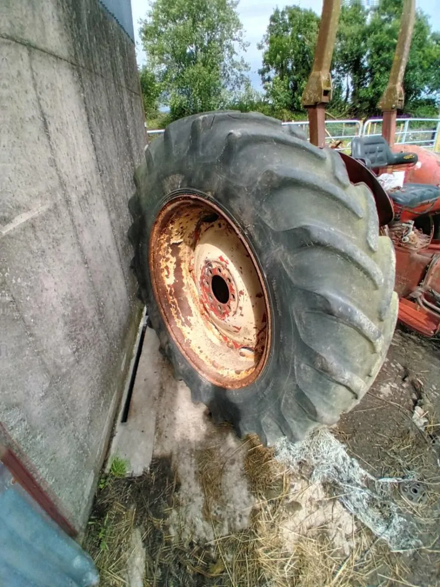 Tractor tyres - Image 1