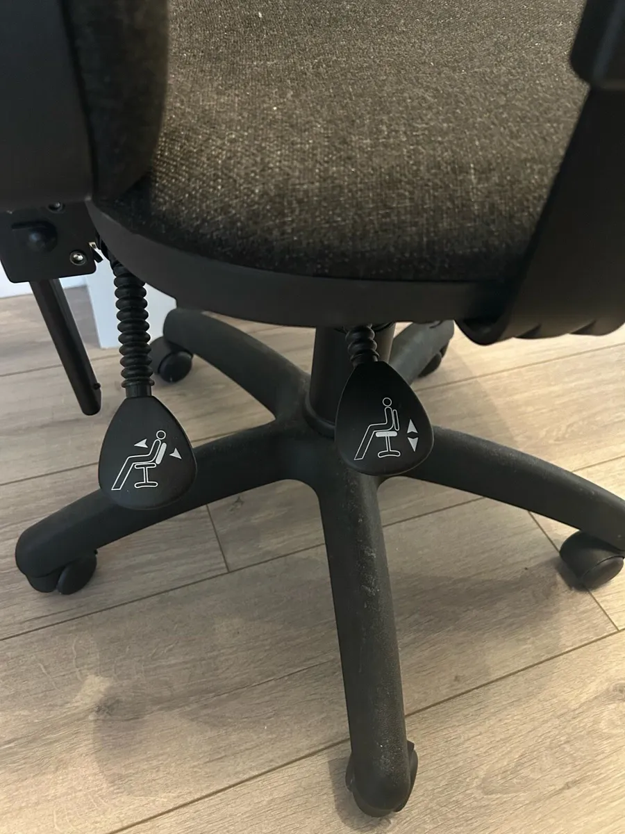 Office Chair - Image 3