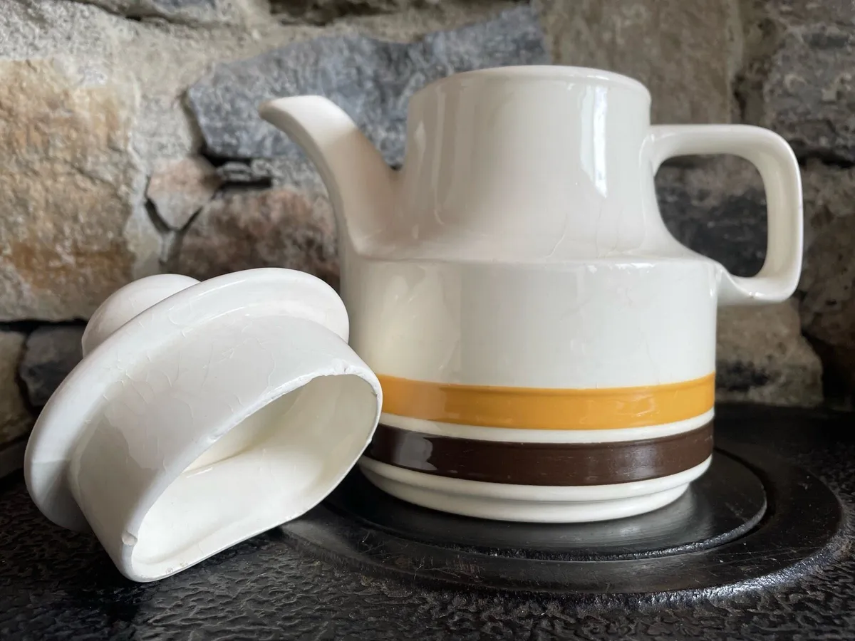 Carrigaline Teapot - Image 2