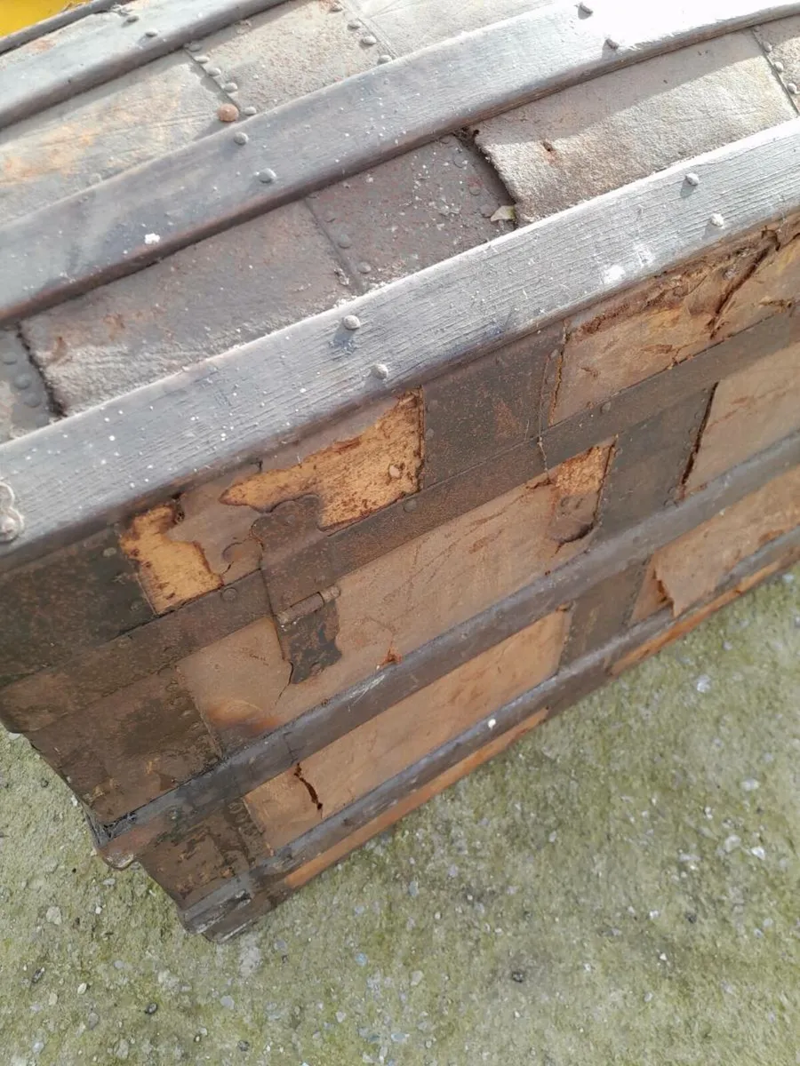 Old trunk - Image 3