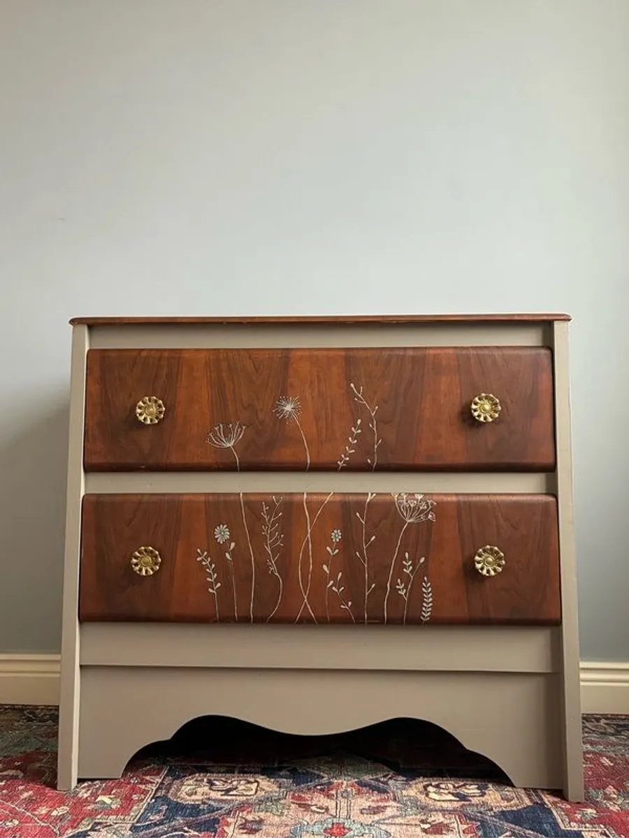 Chest of drawers - Image 1