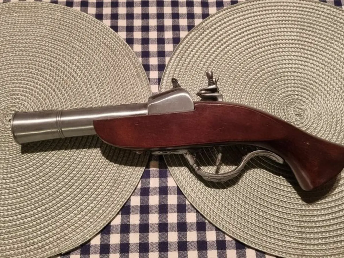Vintage flintlock pistol lighter - Image 2