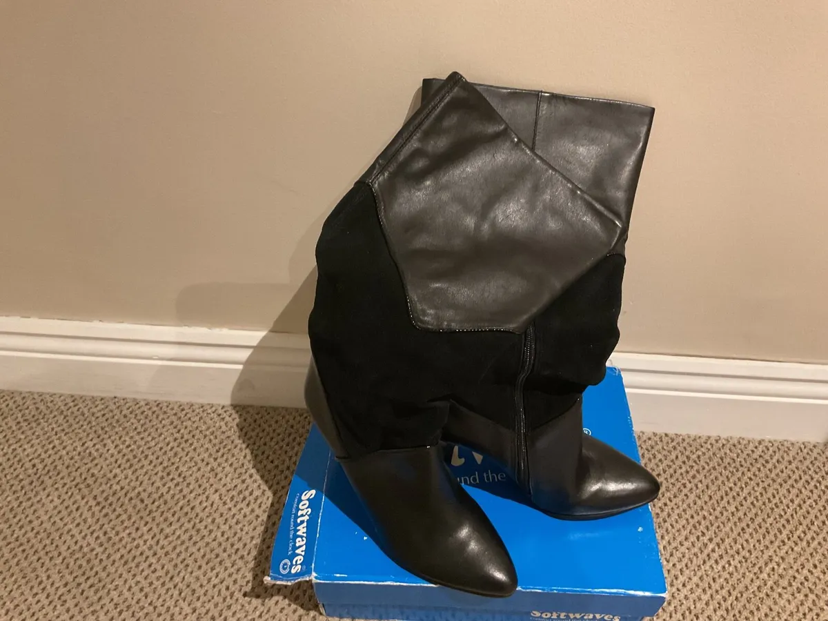 Women’s Boots - Image 1