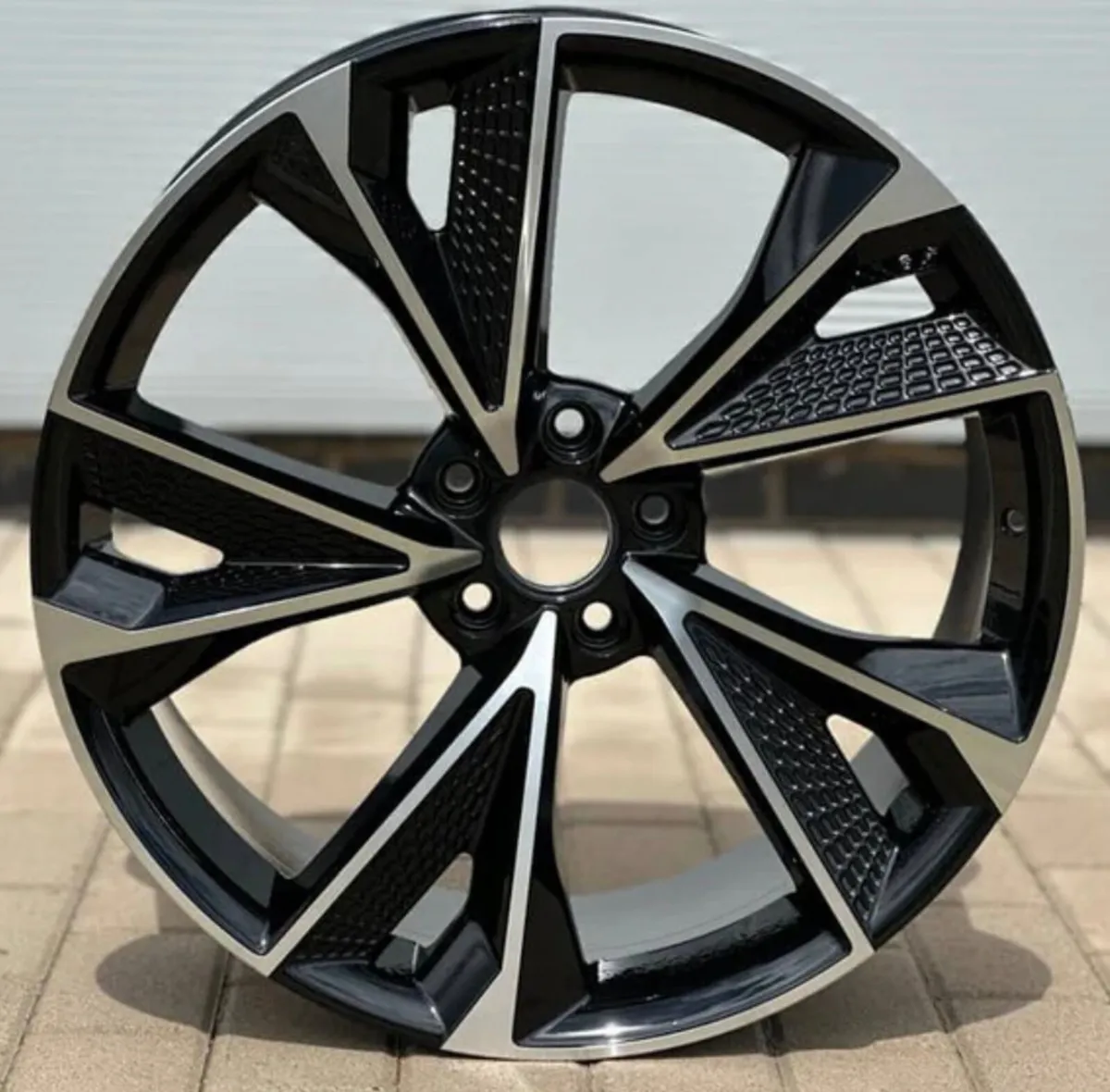 21” Audi rs 5x112 black / pol
