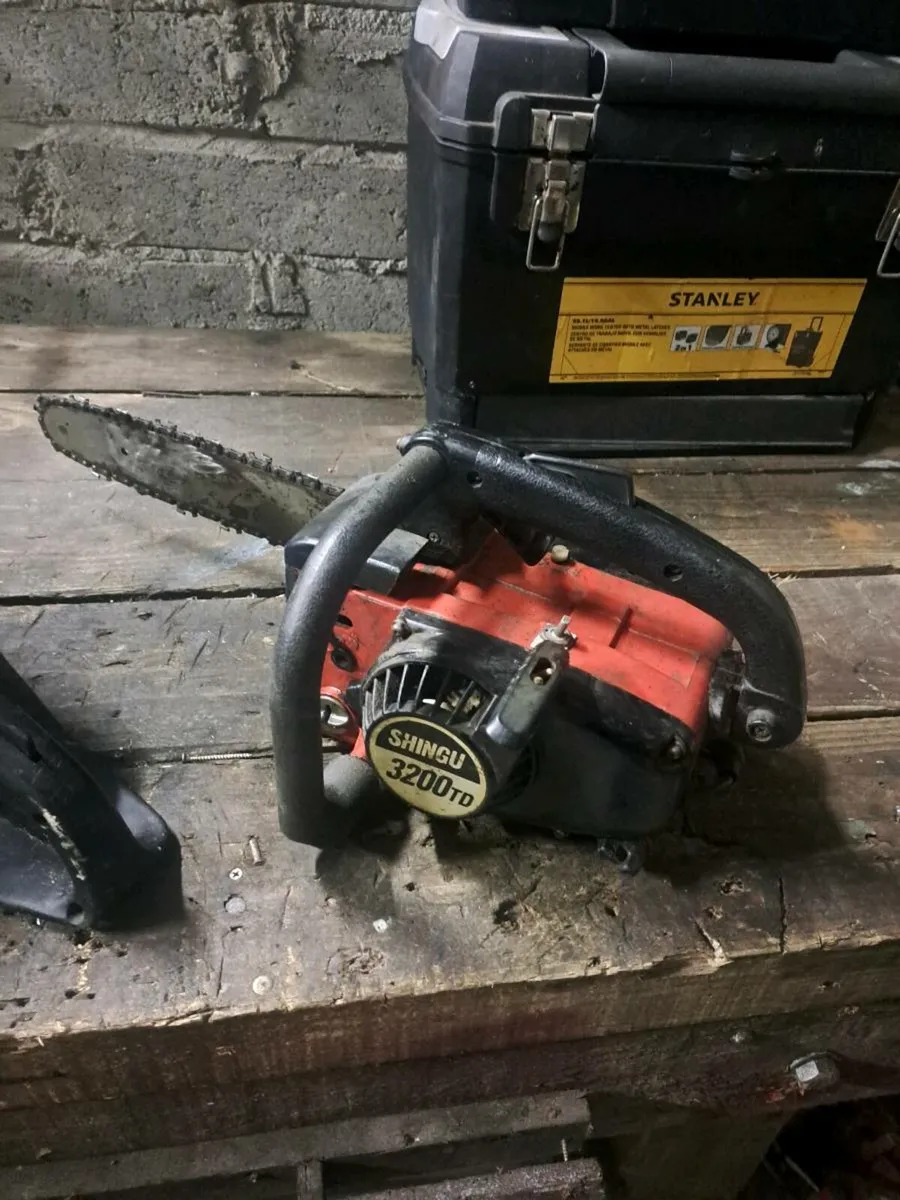 Top handle chainsaw for sale.. - Image 1
