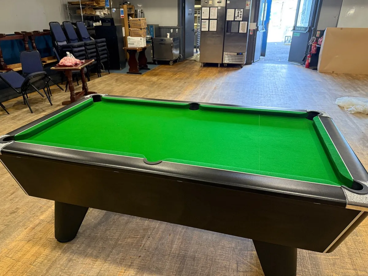 Pool table - Image 4