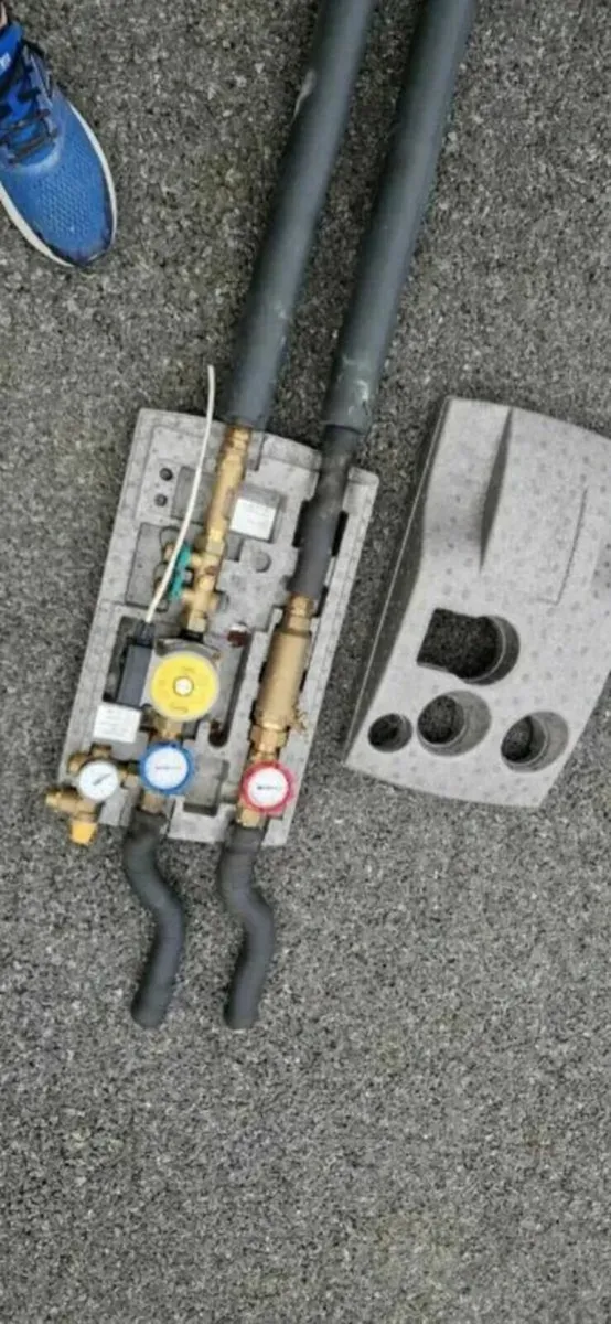 hot water solar panel control unit incl Grant pump - Image 2