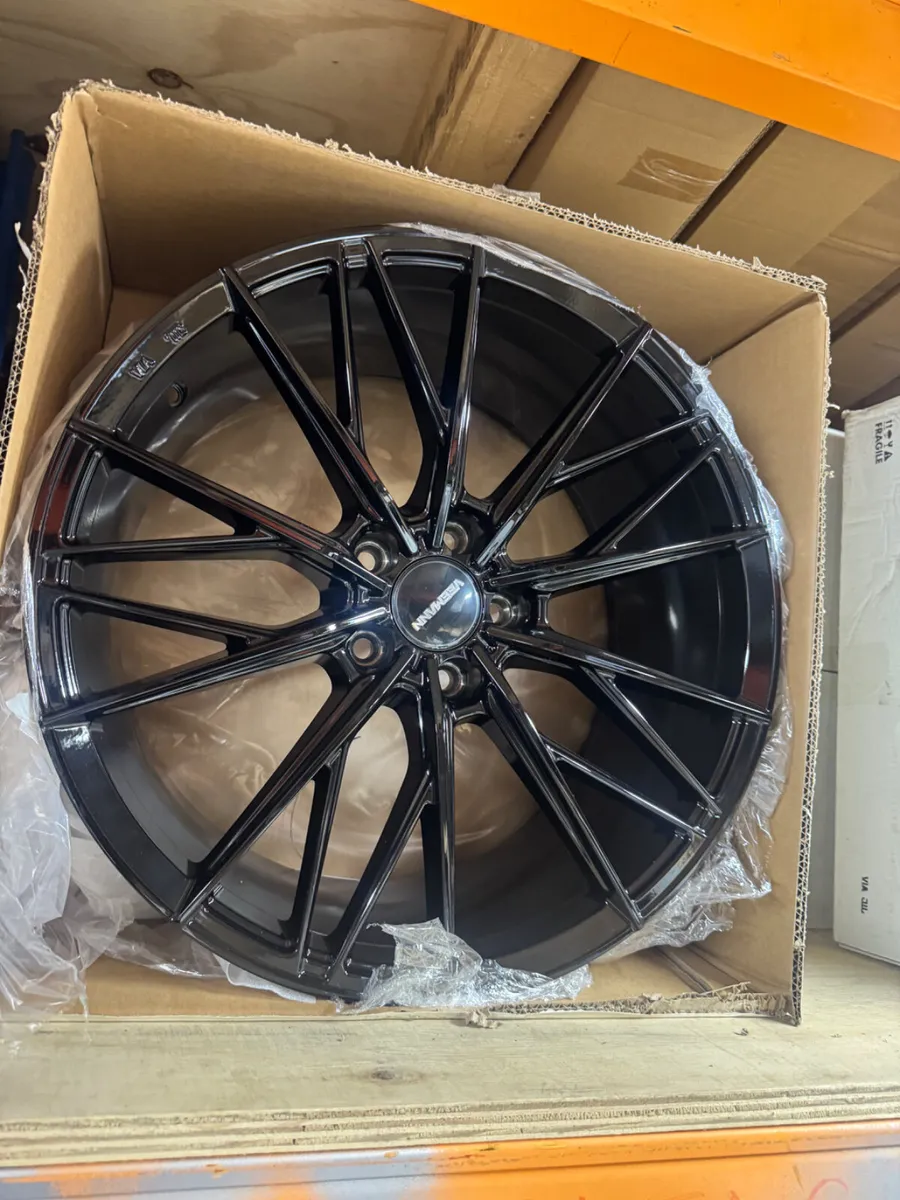 19” veemann vfs gloss black 8.5 5x112
