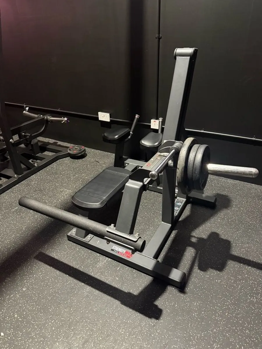 Strengthmax tri axis glute extension - Image 3