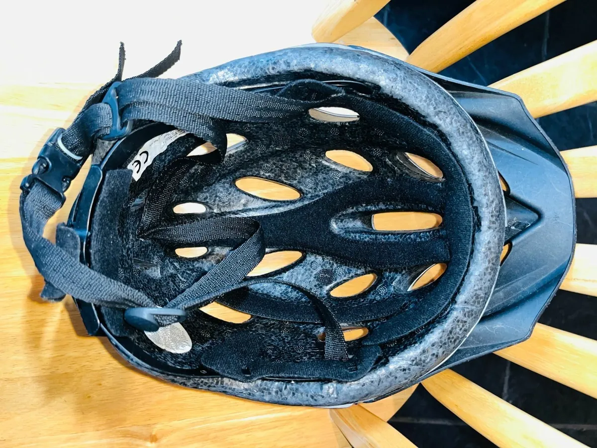 Bike helmet - adult - Image 3