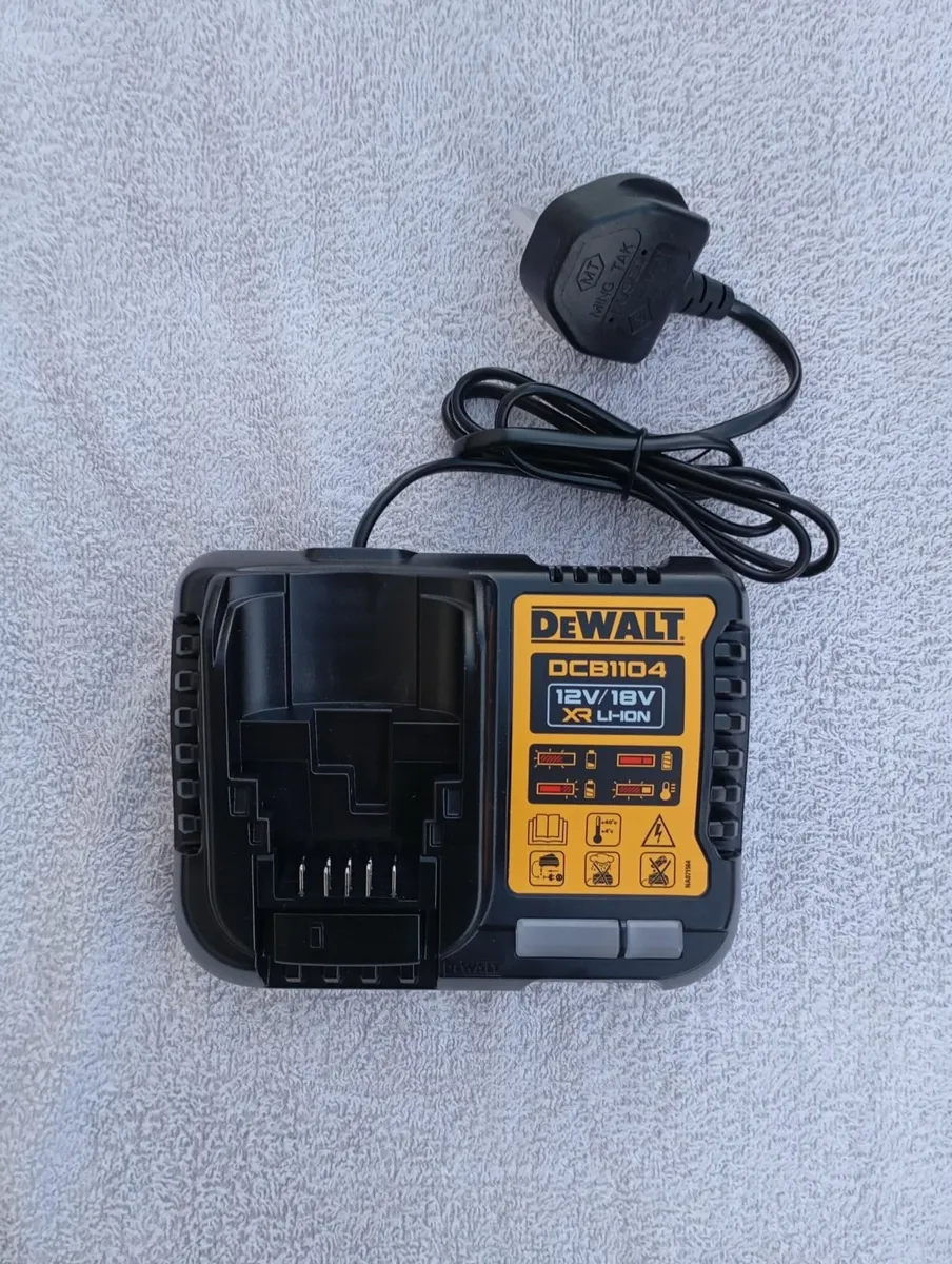 DeWalt Charger and Battery - Image 2