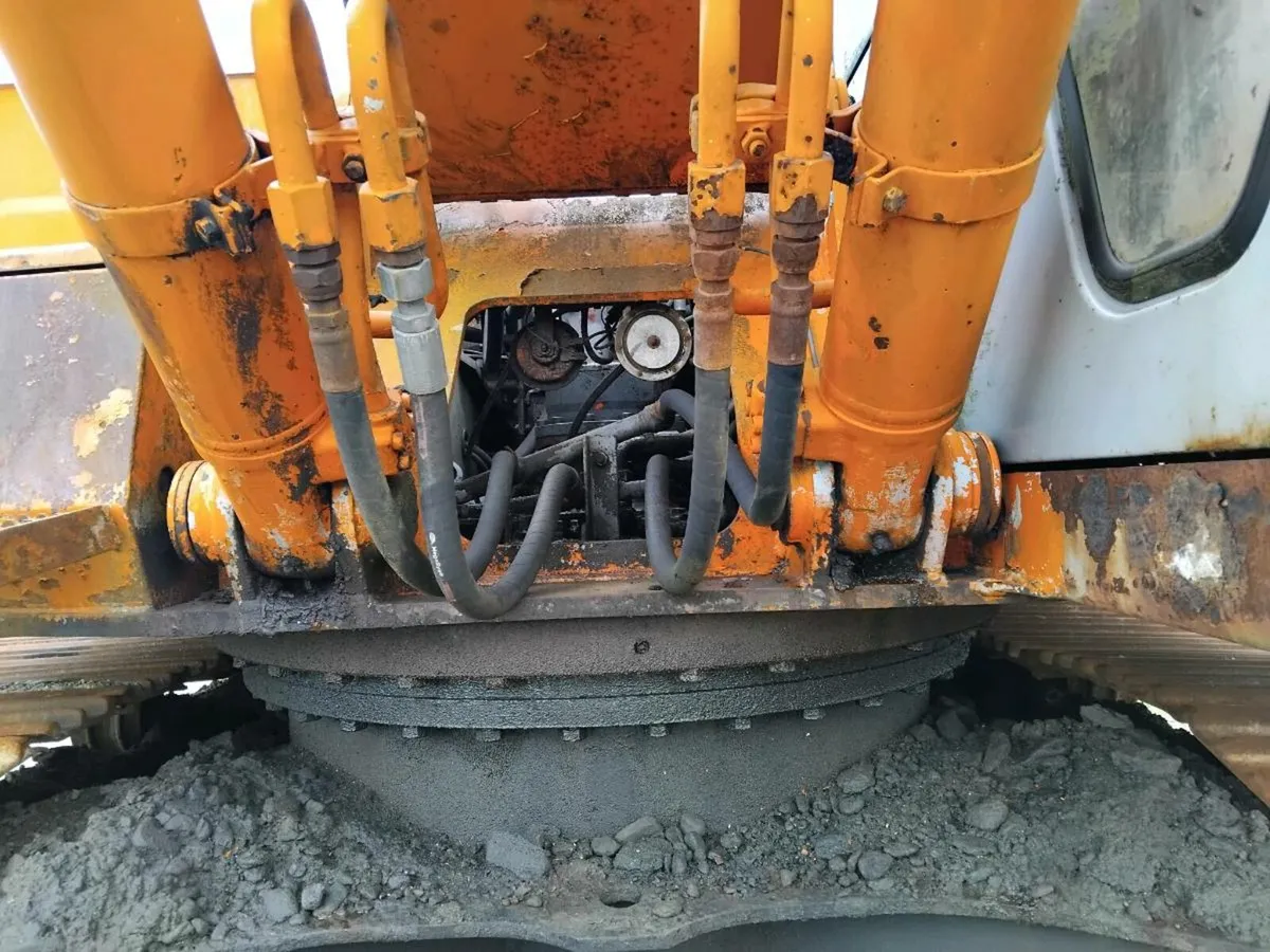 Excavator - Image 3