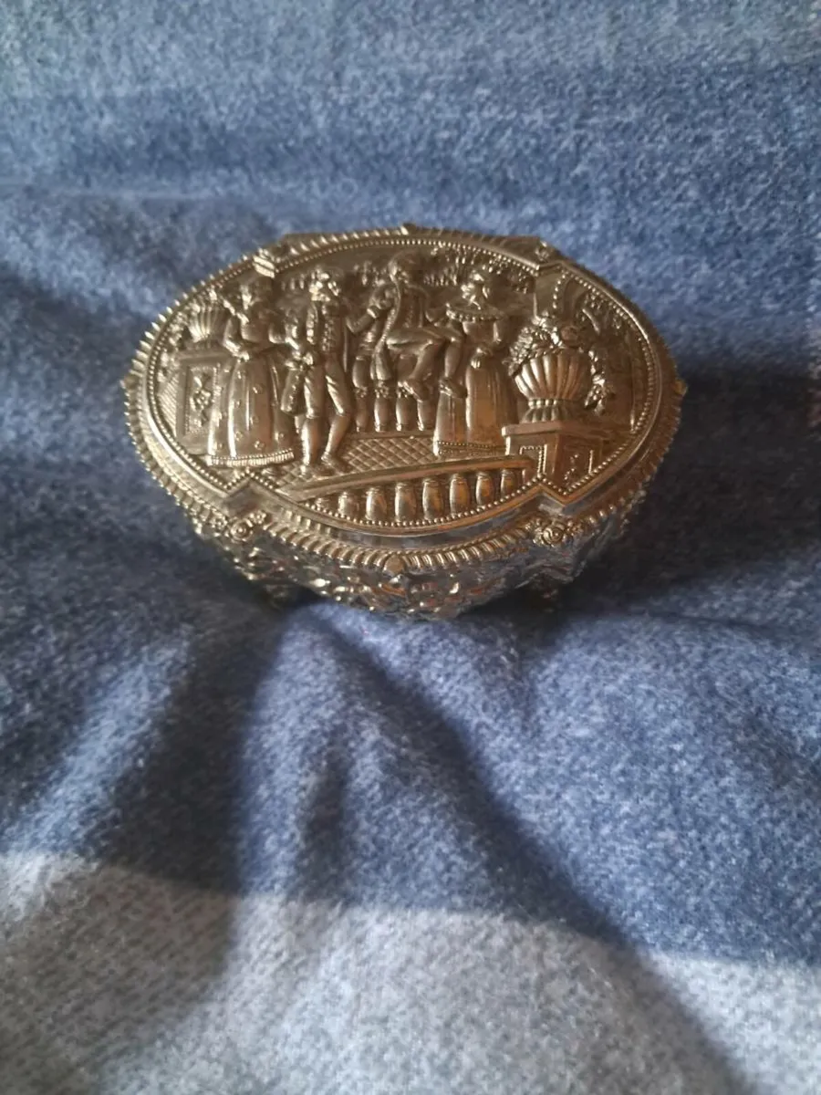Vintage Silver jewellery box - Image 1