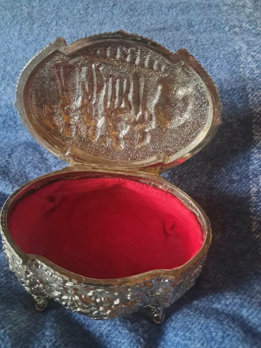 Vintage Silver jewellery box - Image 2