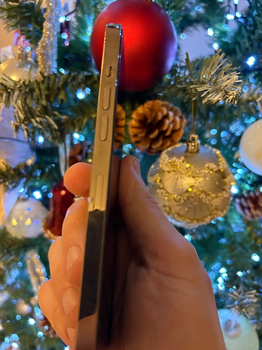 Full box Iphone 12 pro max 128gb Gold - Image 3