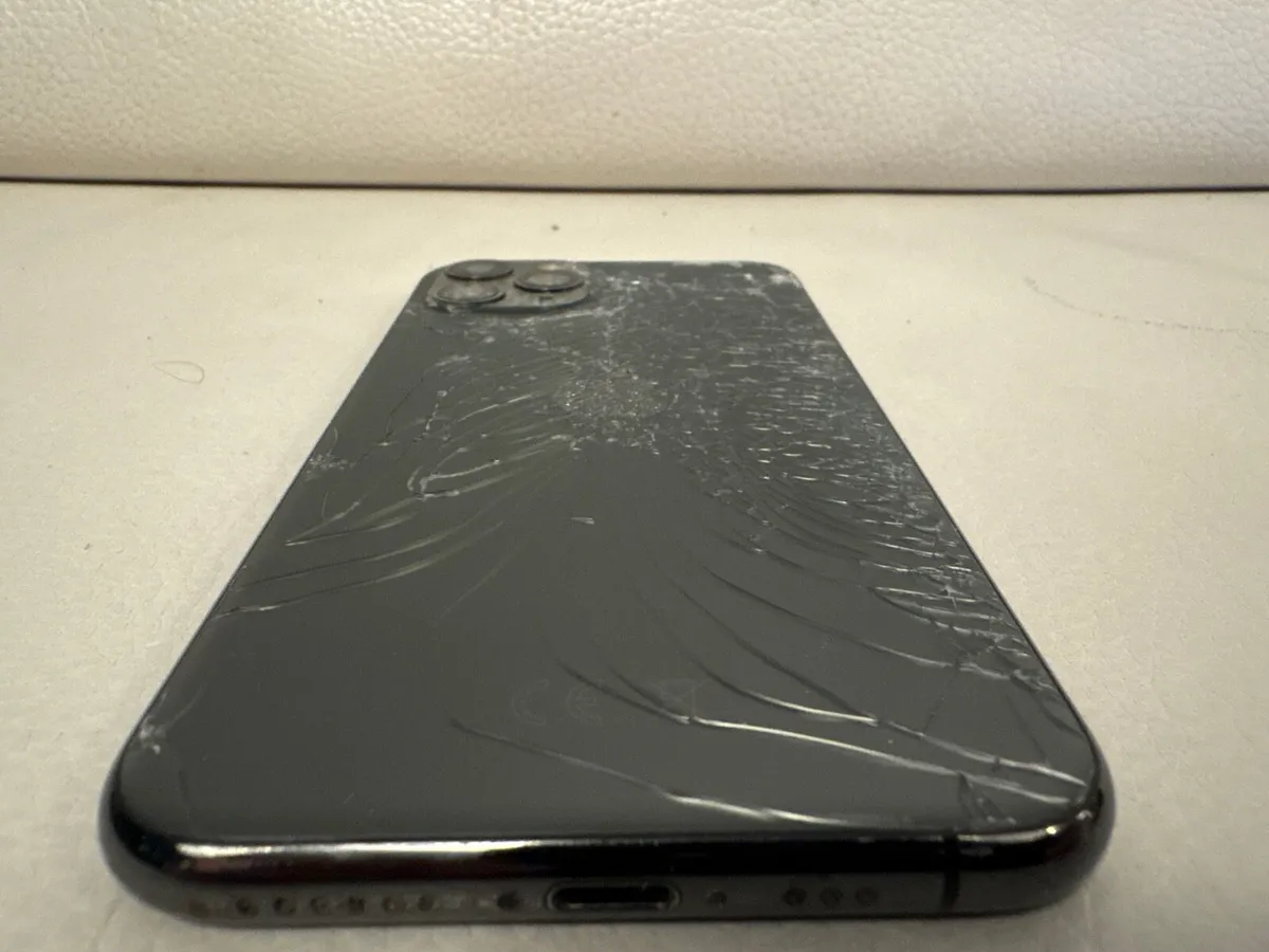 Apple Iphone 11 pro - Image 4