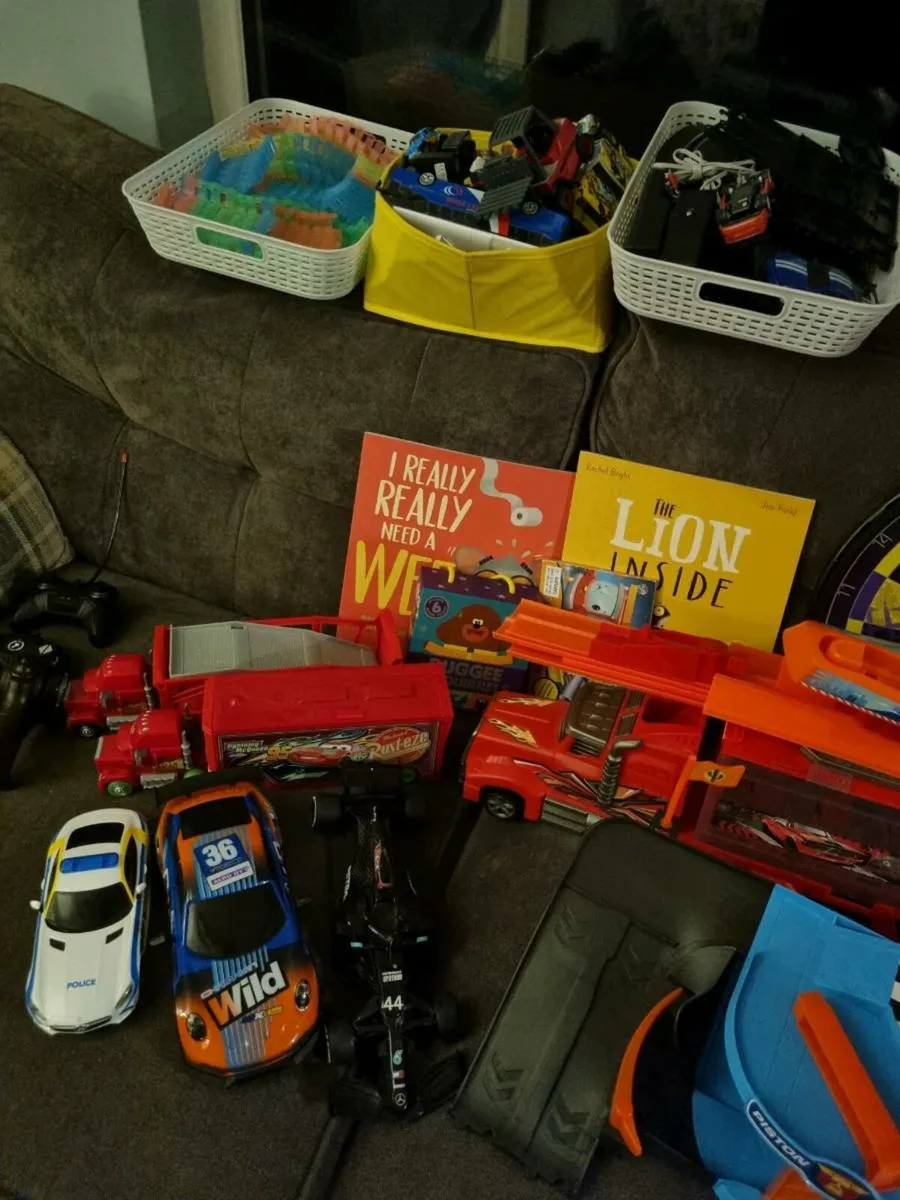 FREE Box of Toys - Image 4