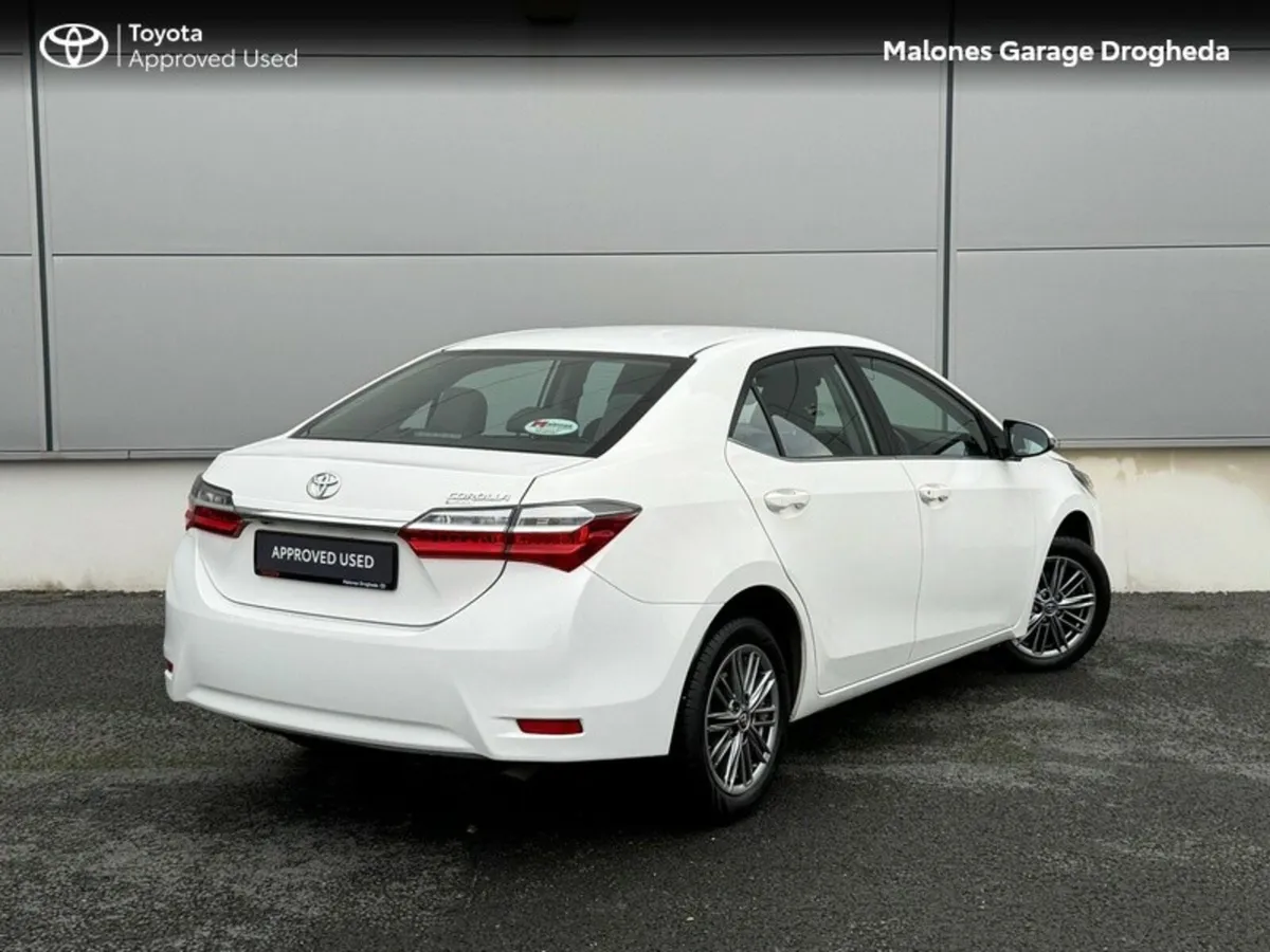 Toyota Corolla 1.33 Luna Sport *Heated Seats* 1 Ow - Image 2