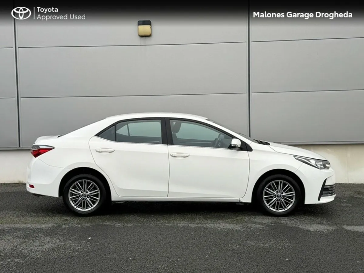 Toyota Corolla 1.33 Luna Sport *Heated Seats* 1 Ow - Image 3