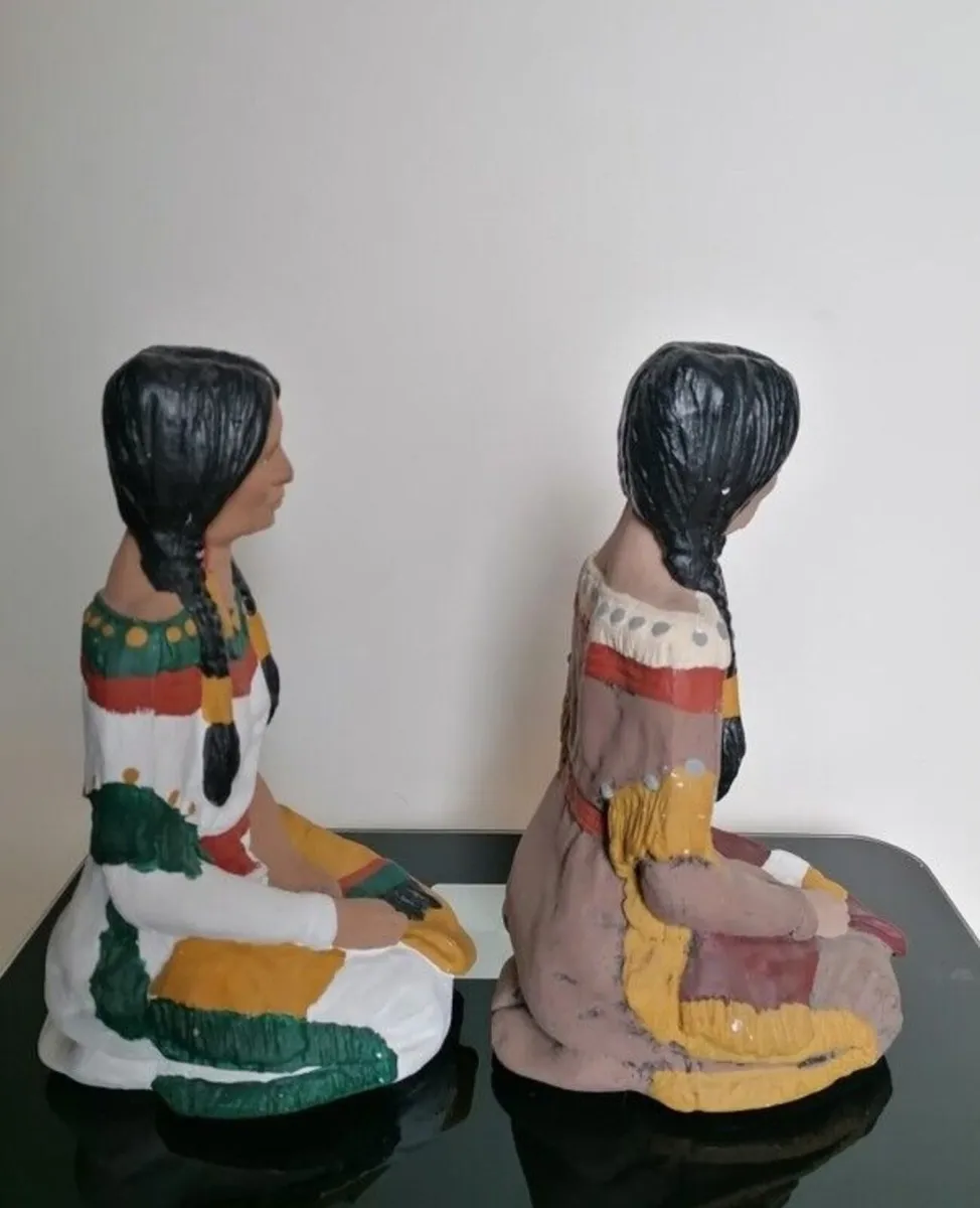 2 Collectible Sculptures - Image 3