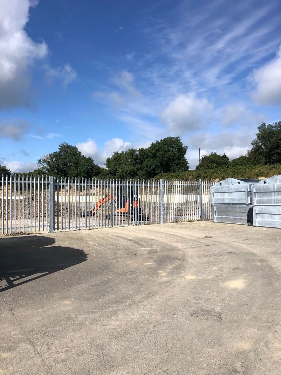 Palisade fence , supply and install!! - Image 4