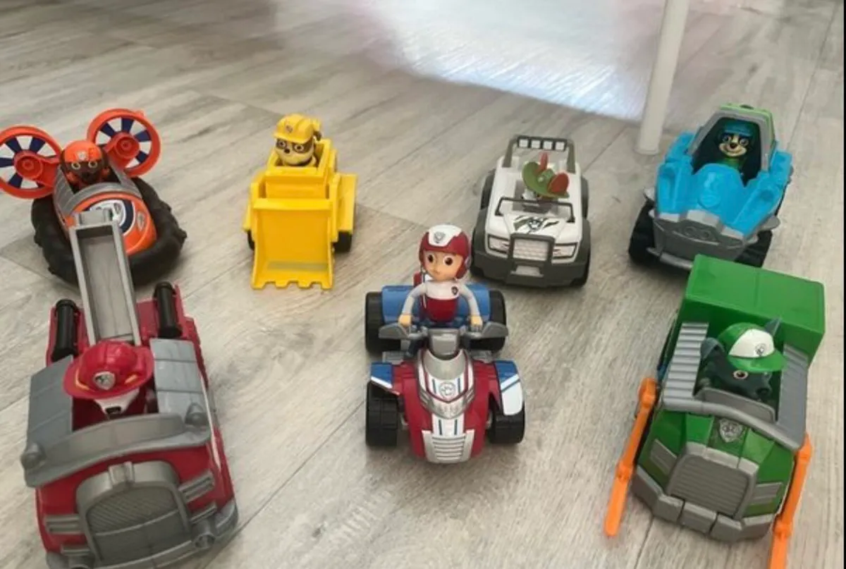Paw Patrol figures & cars - Image 1