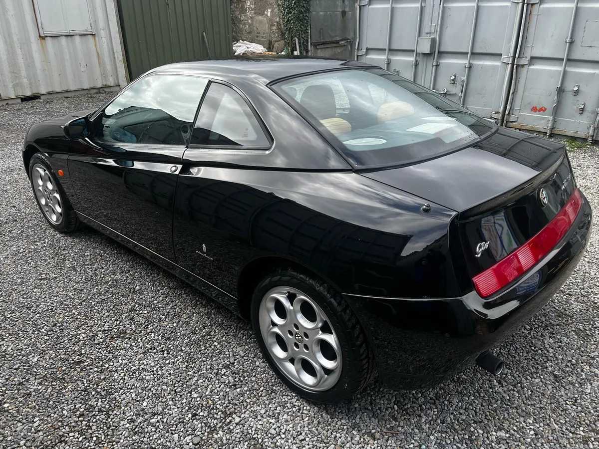 Alfa Romeo GTV - Image 2