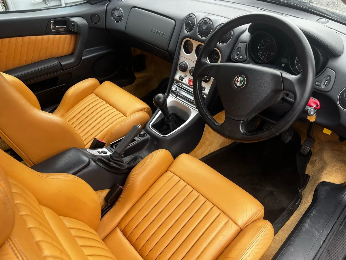 Alfa Romeo GTV - Image 4